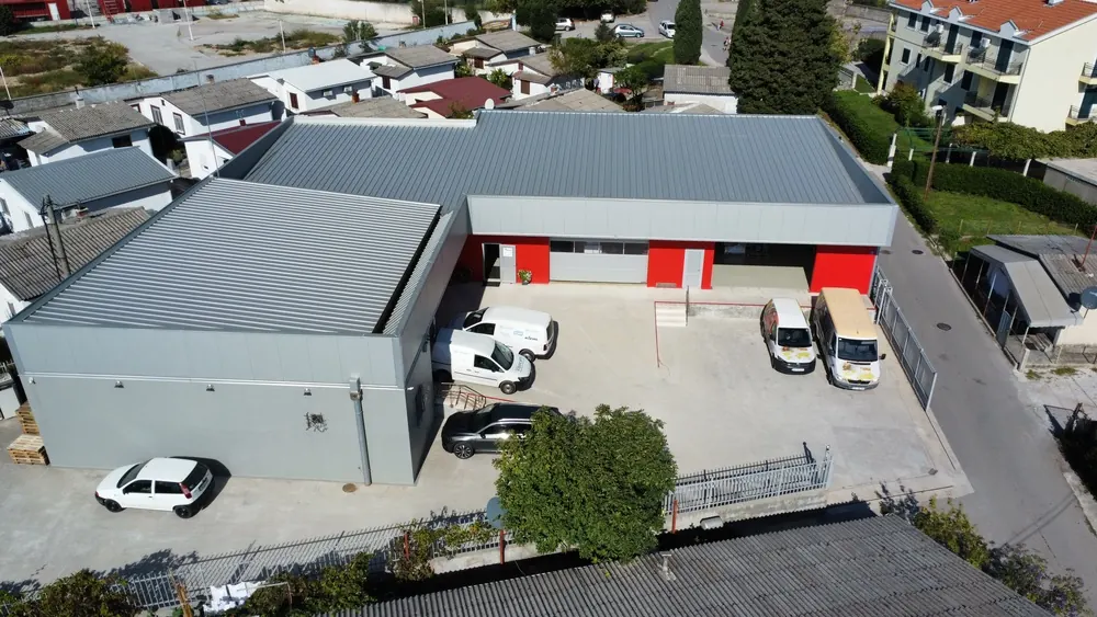 GPS Navimport warehouse, Bijela